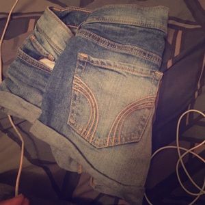 Hollister short shorts 😊