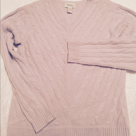 Lovely Lilac Cashmere Neiman Marcus sweater