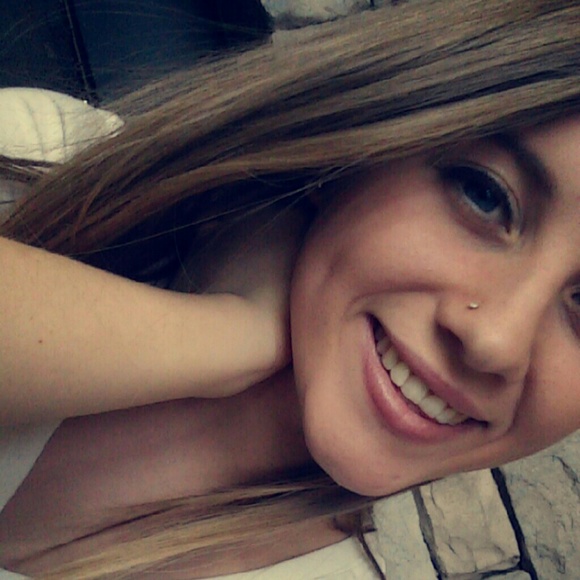 Meet your Posher, Katelyn - Picture 3 of 3