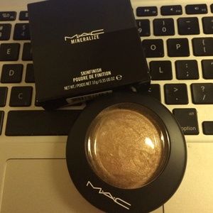 MAC Mineralize skinfinish