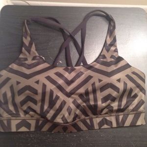 Geometric patterned Lulu energy bra