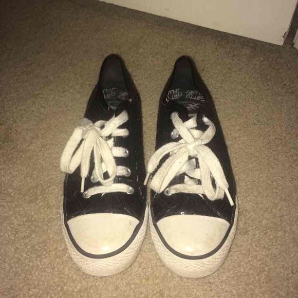 Converse like sparkly black shoes