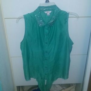 Sleevless shirt perfect to keep cool