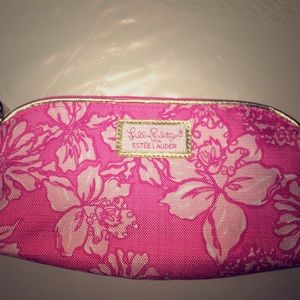 Estēe Lauder cosmetic bag never used