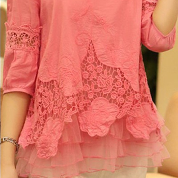 NWOT Coral top with crochet patches 😍