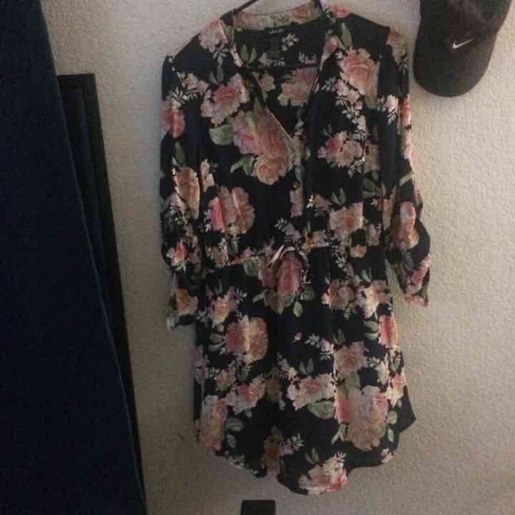 V neck long sleeve dress