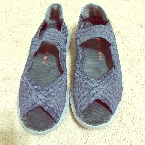 Super comfy summer shoe