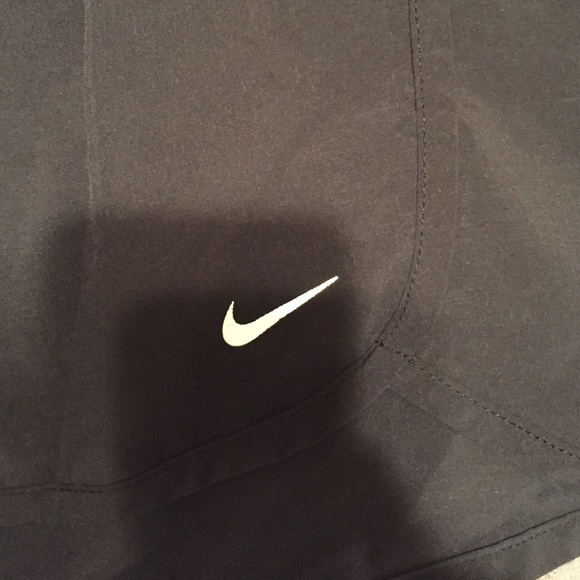 Nike shorts - Picture 2 of 3