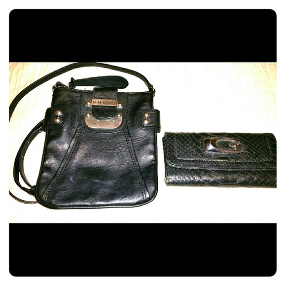 Guess Cross body and wallet