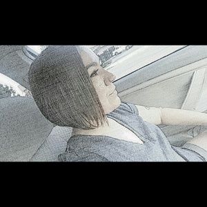 Meet your Posher, Cynthia