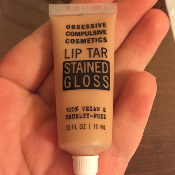 obsessive compulsive cosmetics lip tar