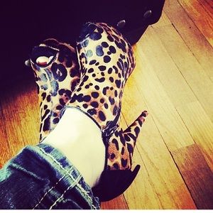 REDUCED‼️PRICE FIRM‼️Leopard Peeptoe Ankle Booties