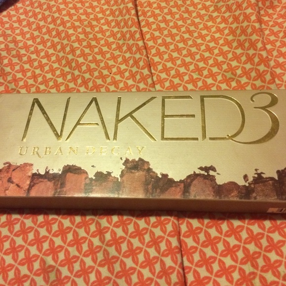 Naked 3 pallet