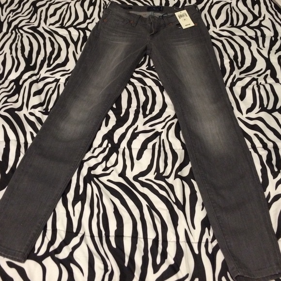 Grey wash Lucky Brand skinny jeans size25