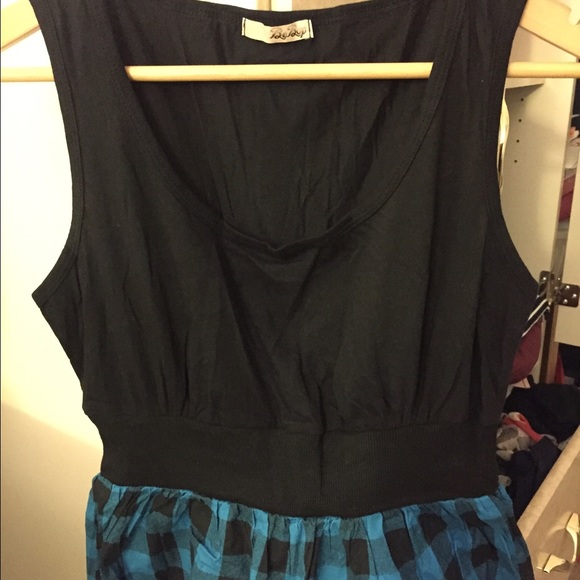 Dress - Picture 2 of 4