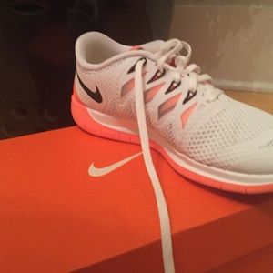Size 7.5 Women's Nike Frees. Brand new!