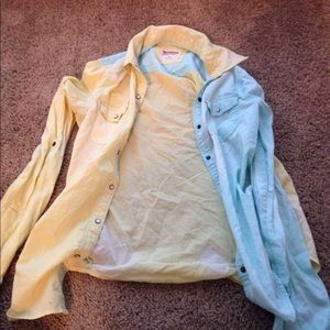 Blue/yellow shirt!