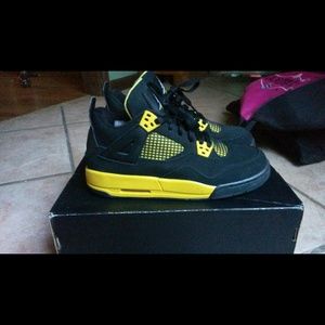 Thunder 4s ( No Trades) ^-^