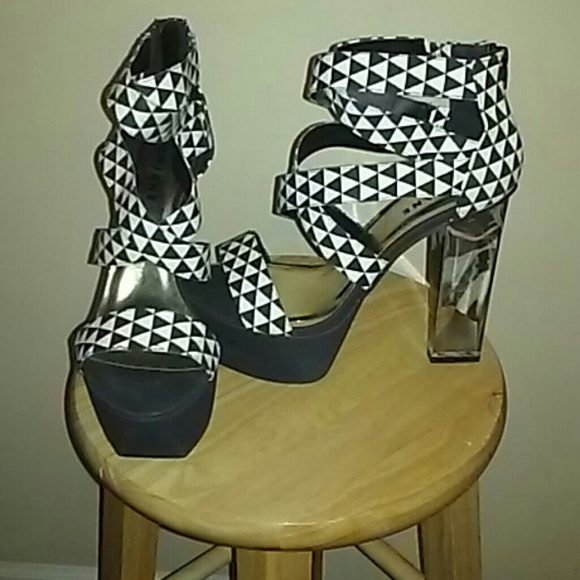 OMG, A CLEAR HEEL?!?!?!
