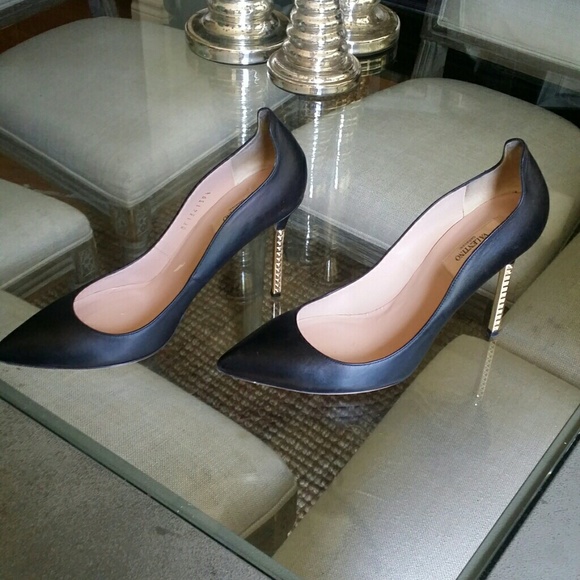 Valentino Rockstud Pumps