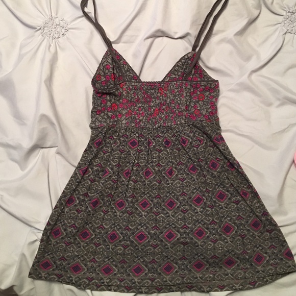 Grey Floral AEO Tank - Picture 4 of 4