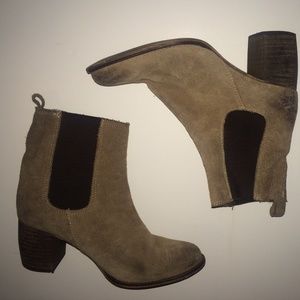 Jeffrey Campbell Woman's booties size 38.