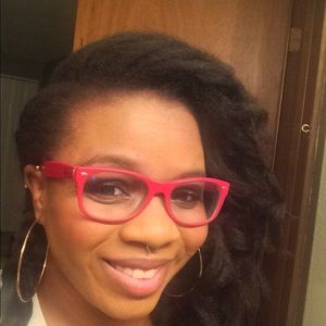 Meet your Posher, Antionette