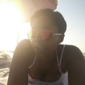 Meet your Posher, Danika