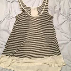 🎀NEW LISTING🎀Cream and Black Striped Swing Tank