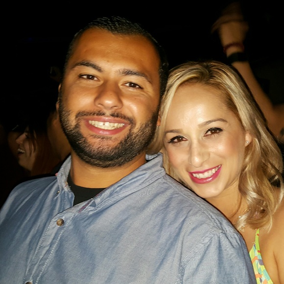 Meet your Posher, Claudia - Picture 2 of 2