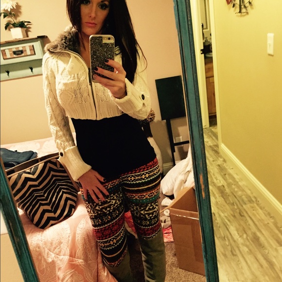 Sweater fur top with button detail - Picture 2 of 2