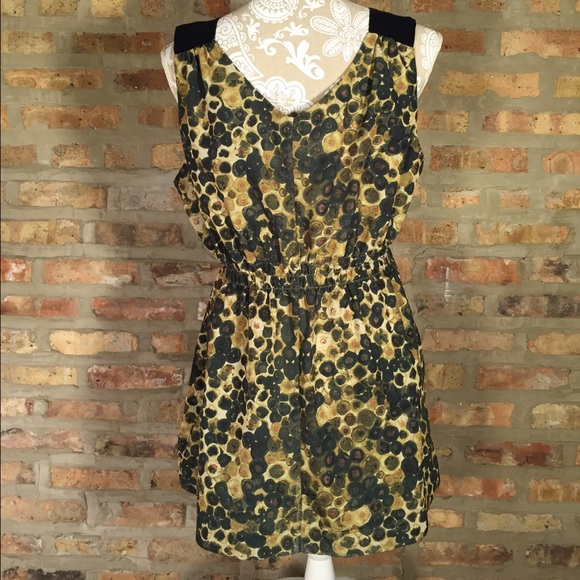 Vera Earthy Floral Zip Top - Picture 3 of 4