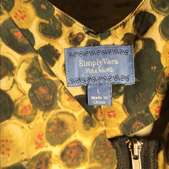 Vera Earthy Floral Zip Top - Picture 4 of 4