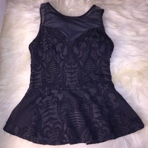 ⭐️👏🏼Beautiful Bebe Top⭐️