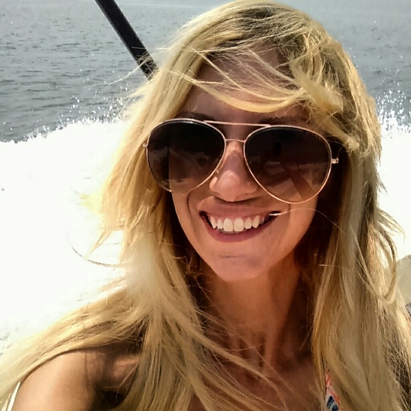 Meet your Posher, Christina