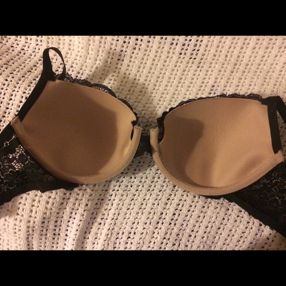 💥SOLD💥 Victoria's Secret. Black Lace Bra. Demi. - Picture 3 of 3