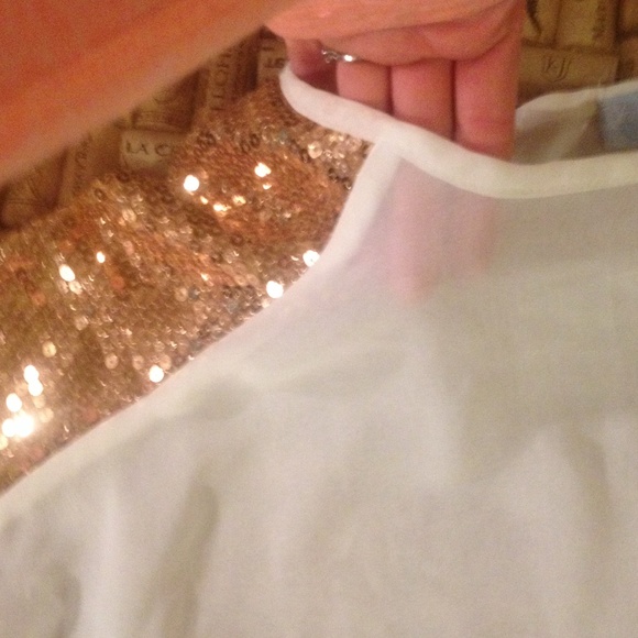 Top - Picture 2 of 2