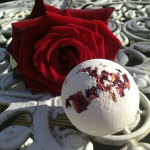 Heavenly Rose Bath Bomb Large 6 oz.