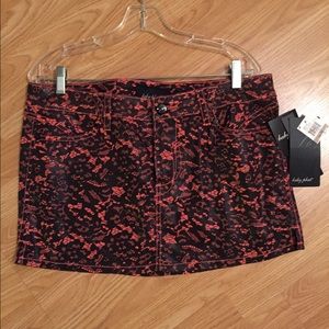New mini skirt size 17