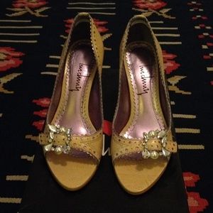 funky fun LUICHINY sz 5 jeweled peep toe heels