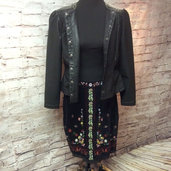 Mix it Dresses & Skirts - SZ 8 GORGEOUS EMBROIDERED BOHO STYLE VELVET SKIRT