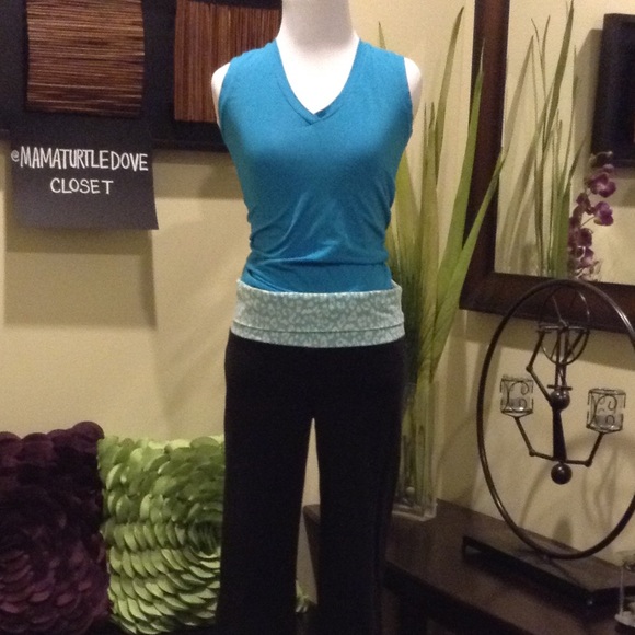 ❣❣Blue sleeveless Tee - Picture 4 of 4