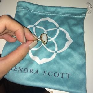 Kendra Scott daisy ring in ivory pearl w/ KS bag