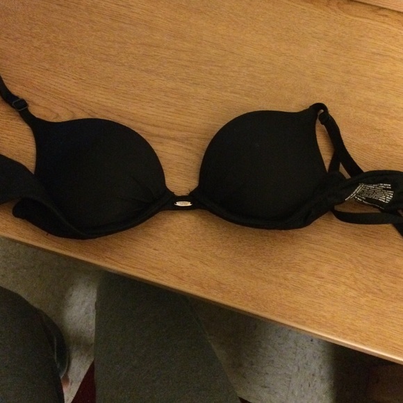 32A Victoria's Secret Fabulous Push up bra!!!!!!