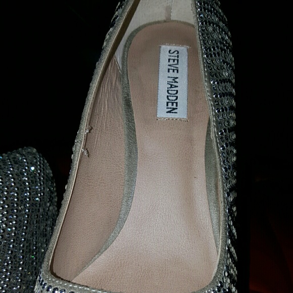 Size 9.5 Steve Madden Studded High Heel Pumps! - Picture 2 of 3
