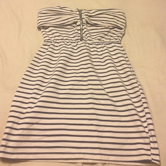 Striped strapless dress