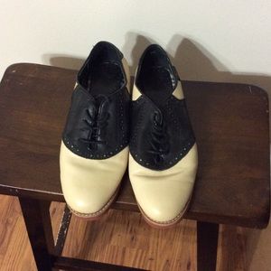 Bass saddle shoes