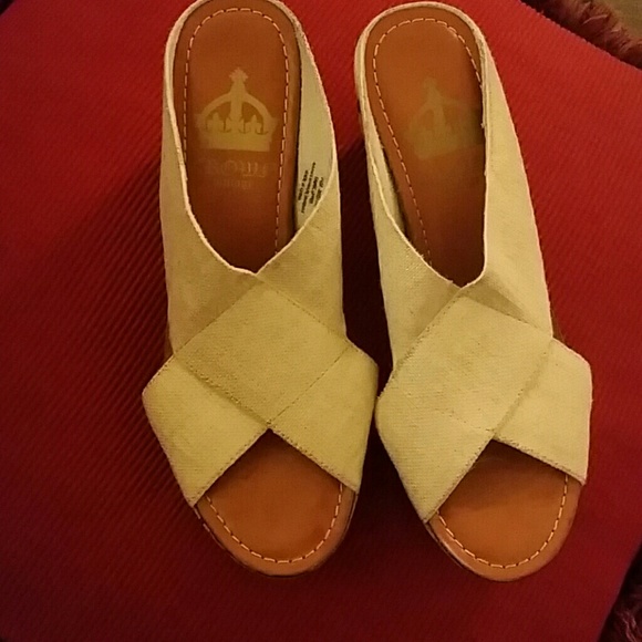 Crown Vintage Wedges