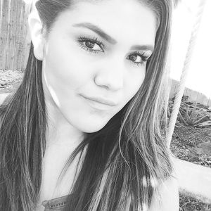 Meet your Posher, Arcelia