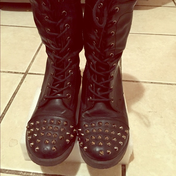 ️❗️HOLIDAY SALE🎅🏼 Spiked Combat Boots